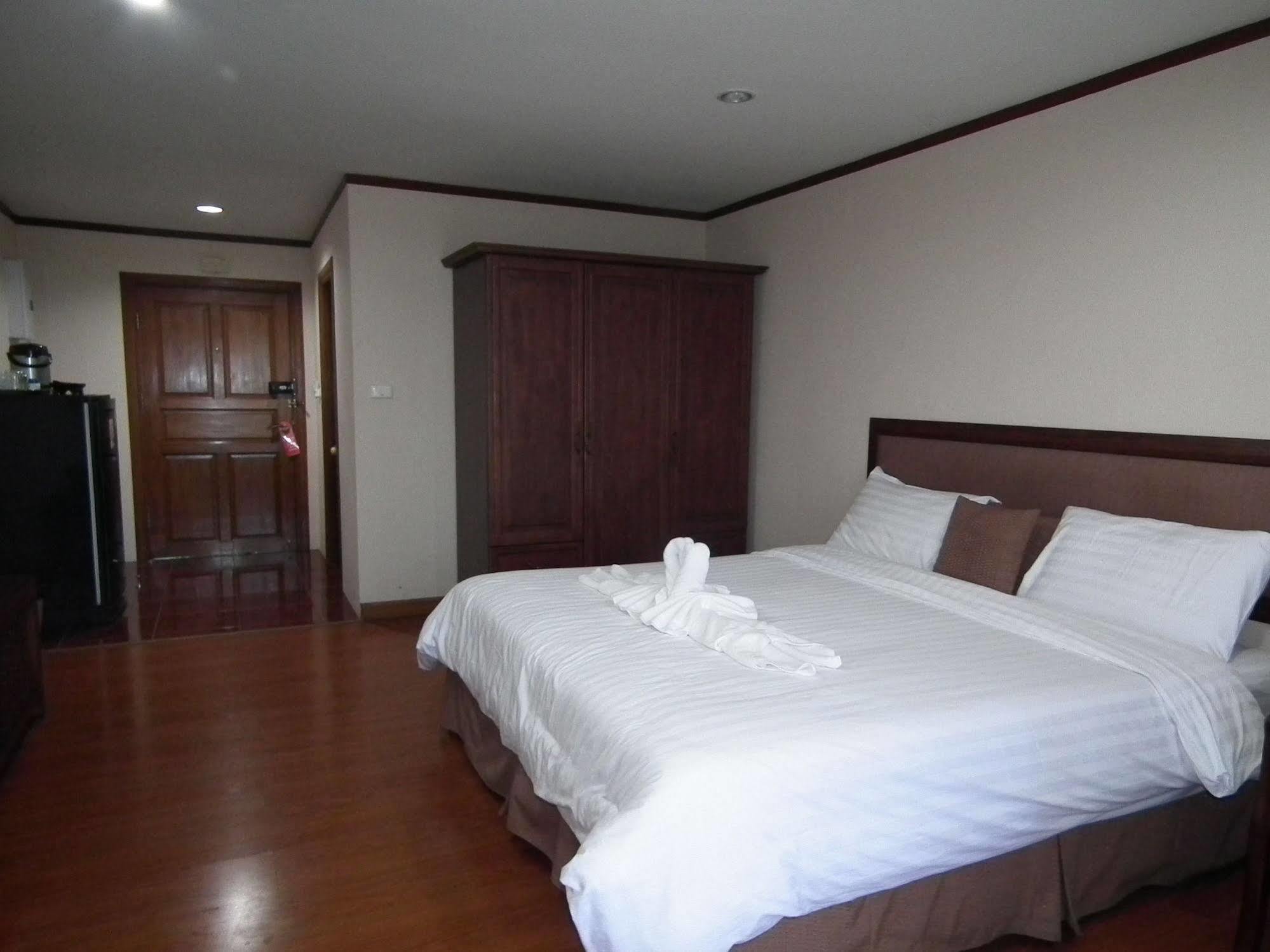 Abricole At Pattaya Hill Leilighet Eksteriør bilde