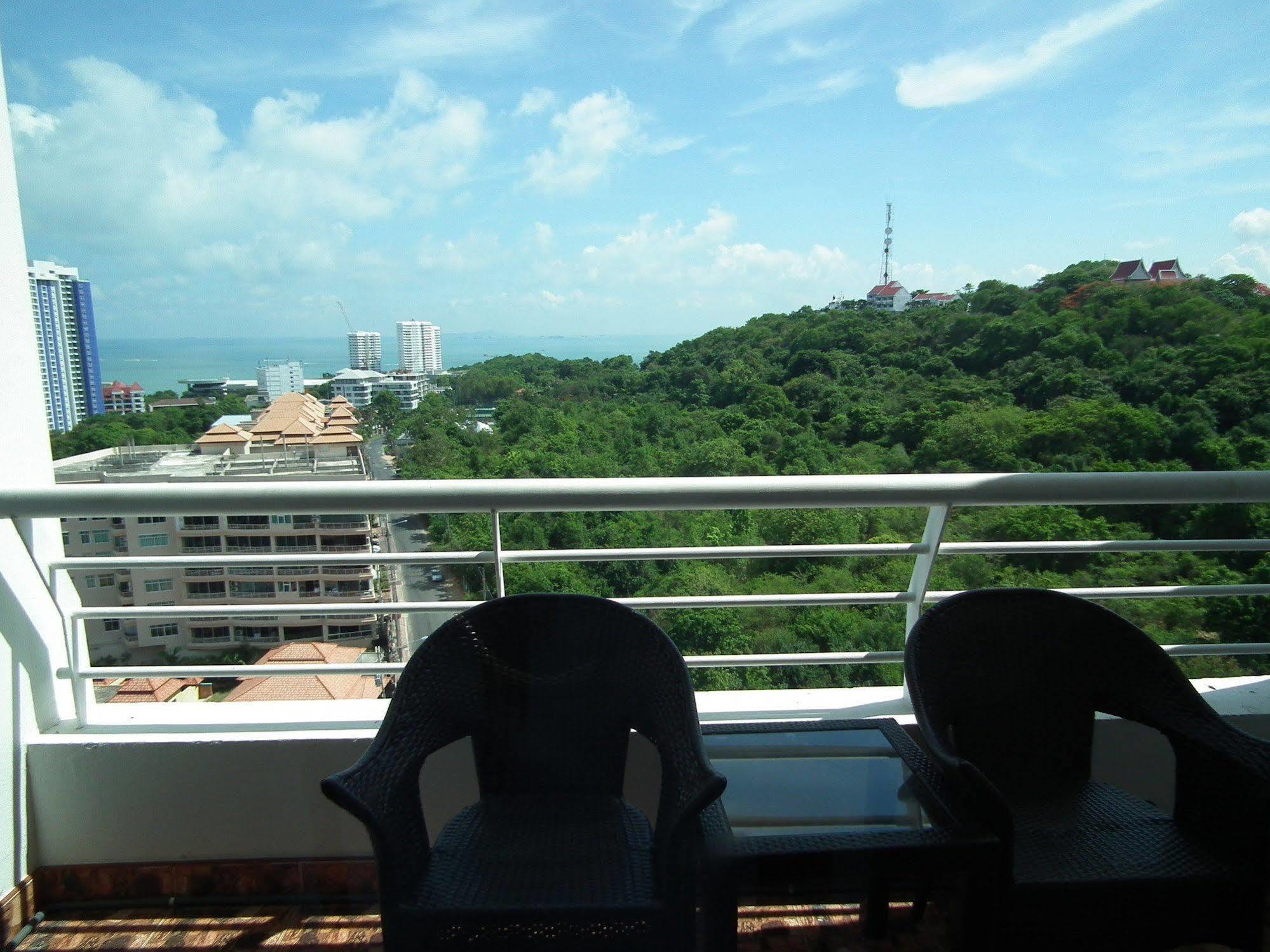 Abricole At Pattaya Hill Leilighet Eksteriør bilde
