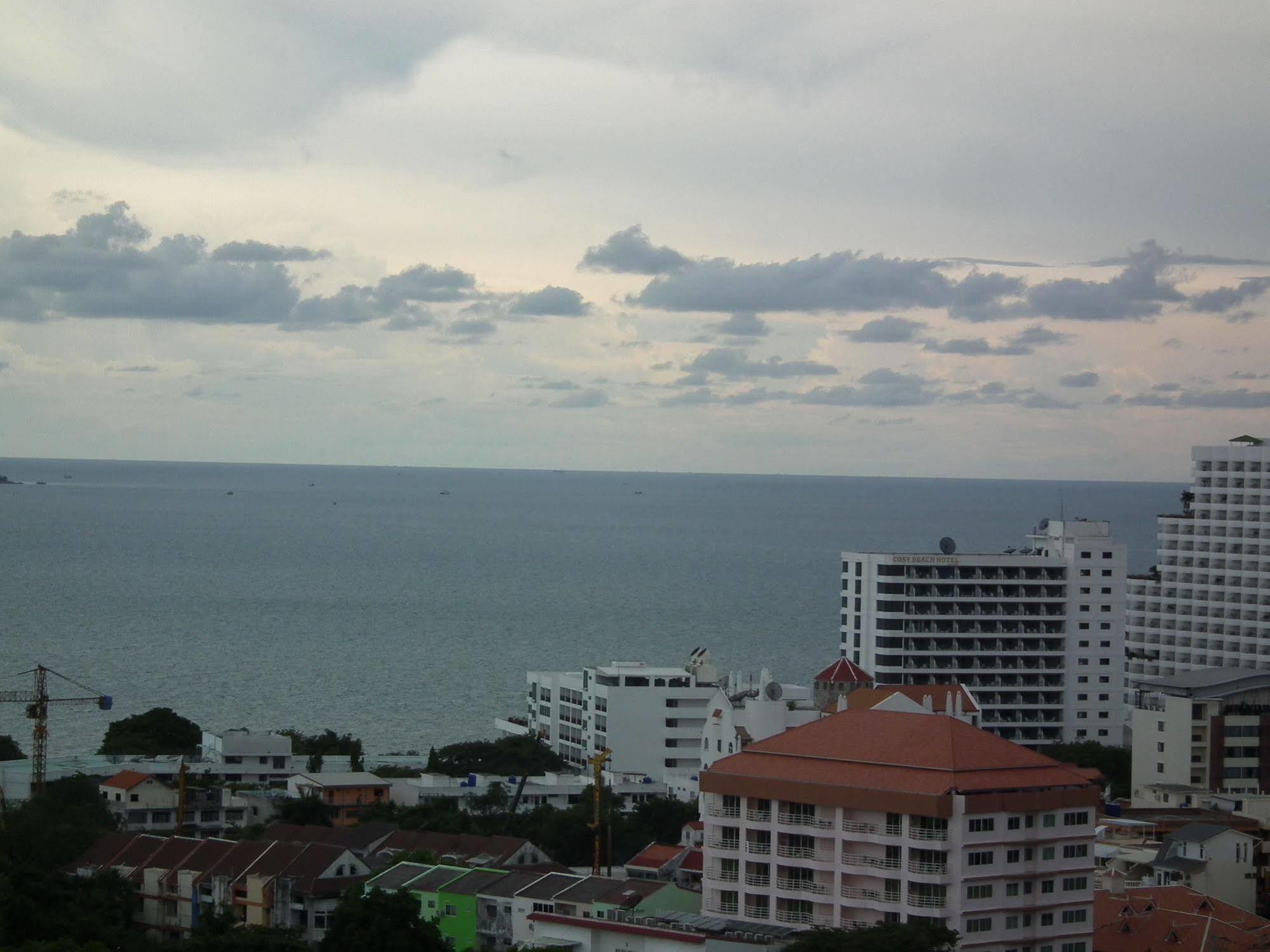 Abricole At Pattaya Hill Leilighet Eksteriør bilde